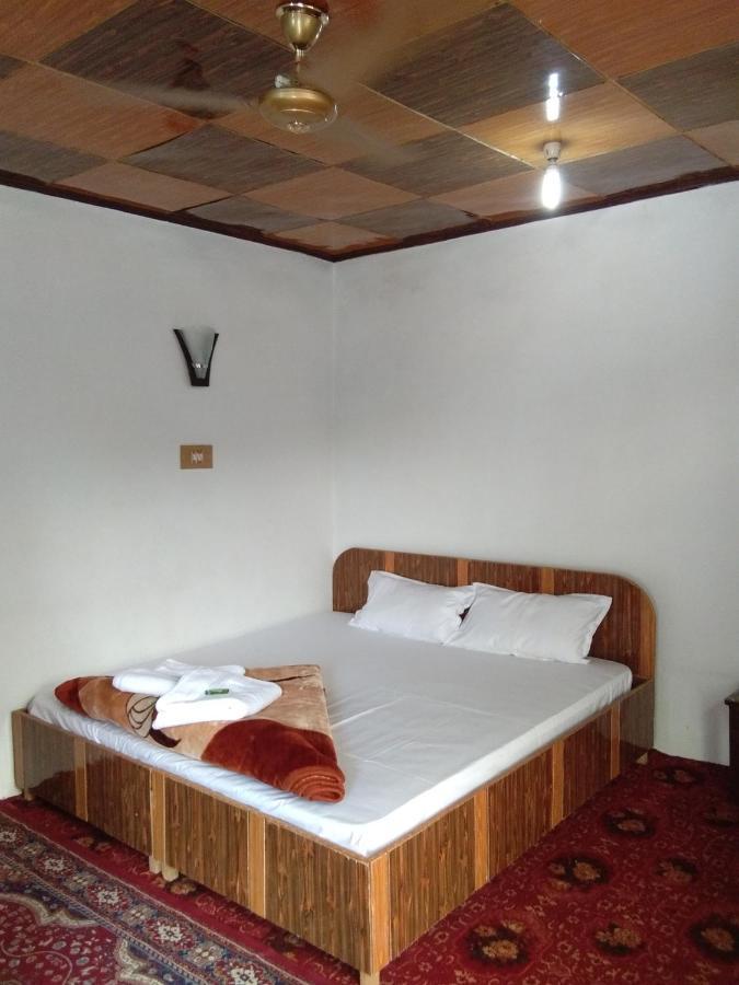 Howrah Guest House Srīnagar Exteriér fotografie