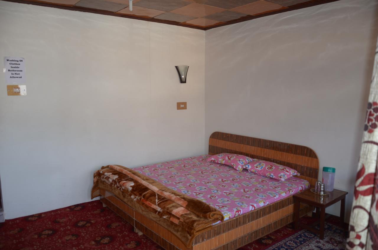 Howrah Guest House Srīnagar Exteriér fotografie