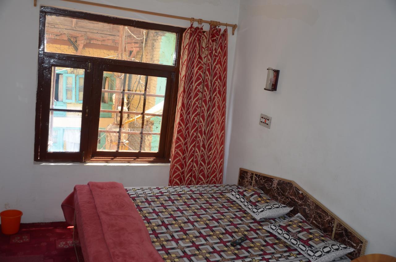 Howrah Guest House Srīnagar Exteriér fotografie