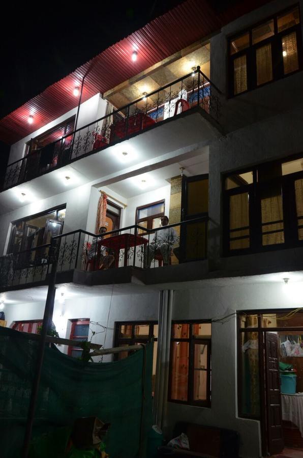 Howrah Guest House Srīnagar Exteriér fotografie